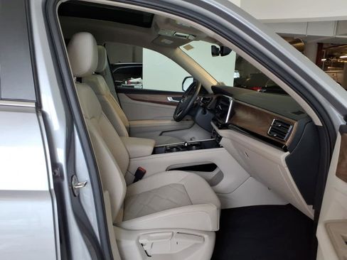 Used 2024 Volkswagen Atlas SE FWD image 20