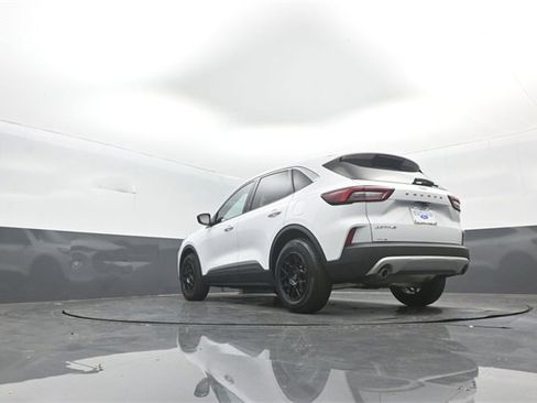 Certified 2024 Ford Escape Active image 28
