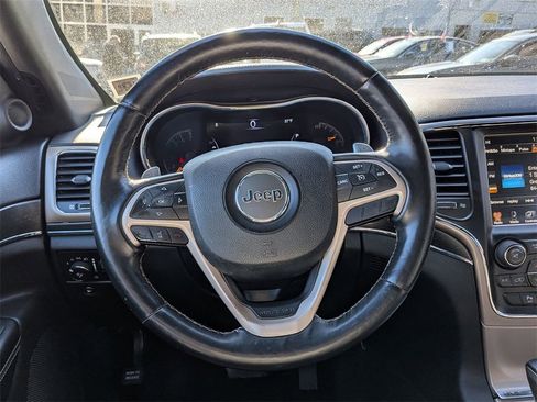 Used 2017 Jeep Grand Cherokee Limited image 14