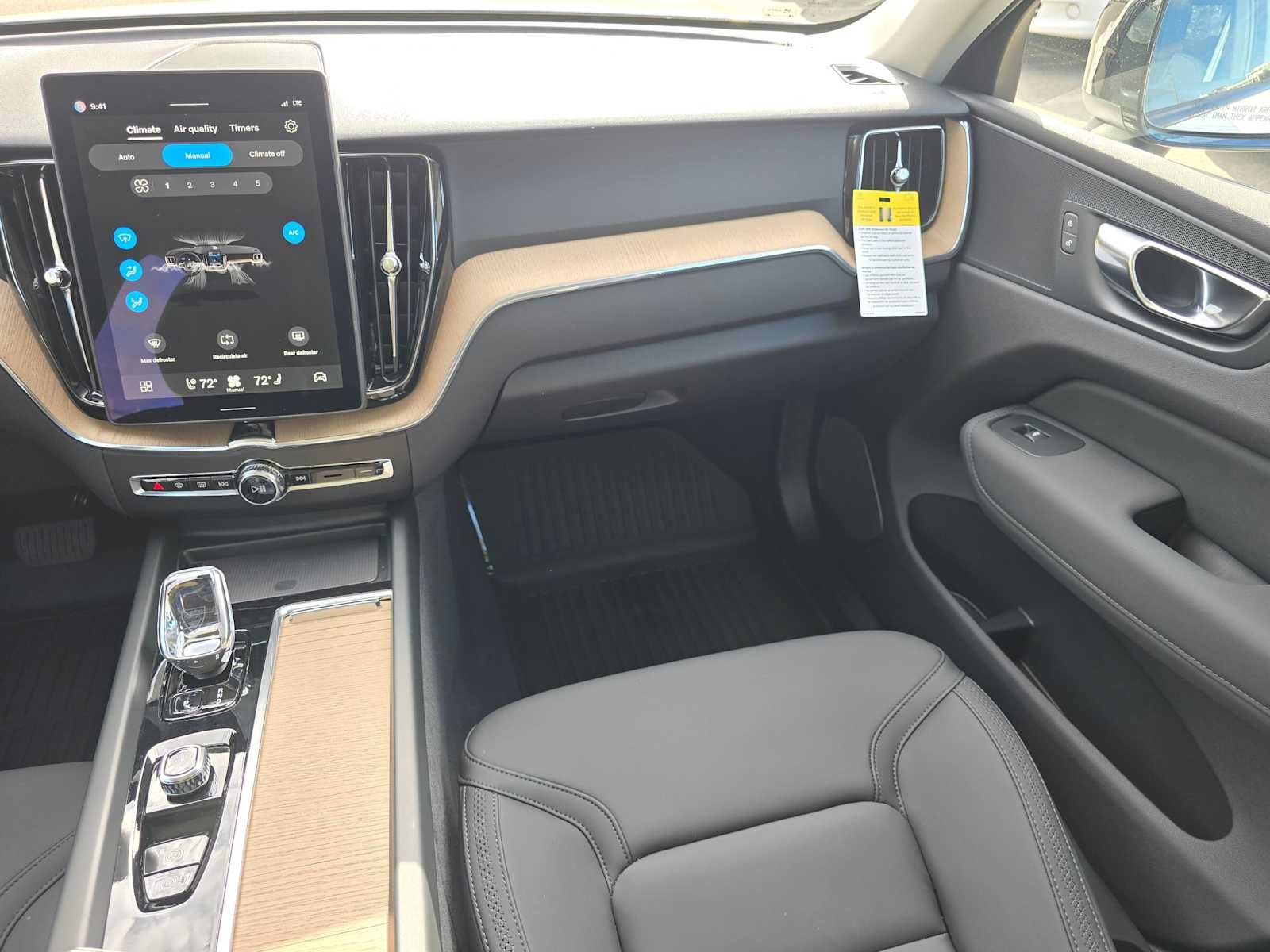 Used 2026 Volvo XC60 B5 Plus w/ Climate Package AWD/4WD image 18