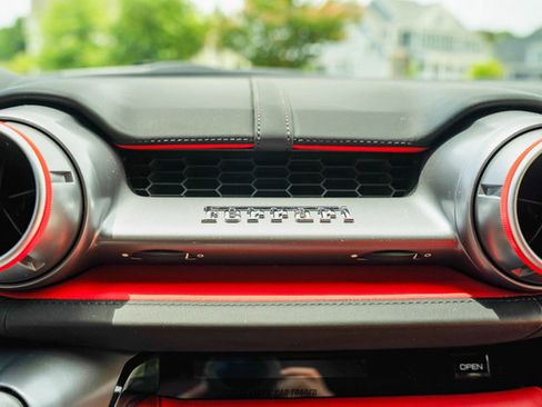 Used 2019 Ferrari 812 Superfast image 64