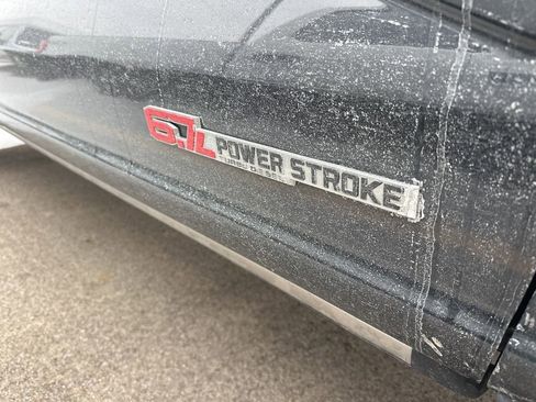 Used 2025 Ford F250 Platinum image 9