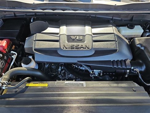 Used 2024 Nissan Titan SV image 29