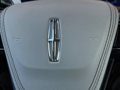 Used 2025 Lincoln Aviator Reserve w/ Equipment Group 201A AWD/4WD image 5