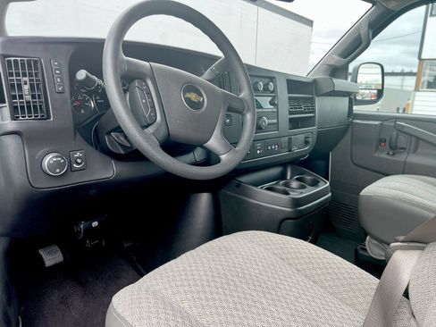 Used 2025 Chevrolet Express 3500 LT w/ LT Preferred Equipment Group RWD image 10