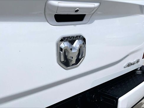 Used 2024 RAM 2500 Laramie AWD/4WD image 30