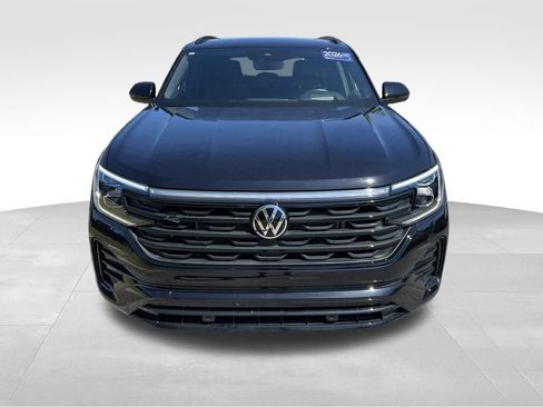 Used 2026 Volkswagen Atlas Cross Sport SEL R-Line AWD/4WD image 3