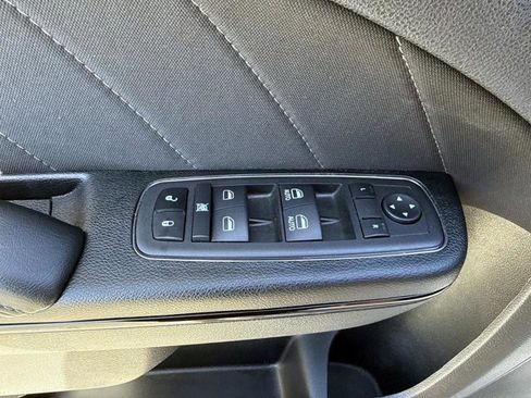 Used 2023 Dodge Charger SXT w/ Blacktop Package image 17