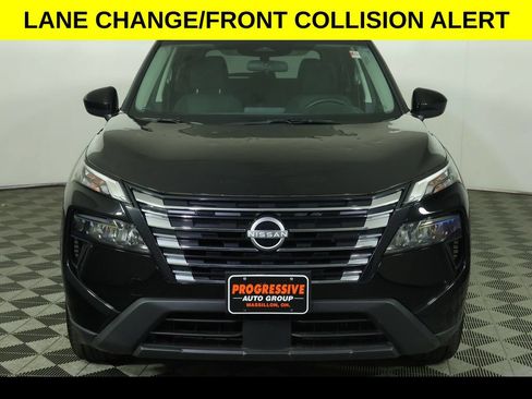 Used 2025 Nissan Rogue SV AWD/4WD image 8