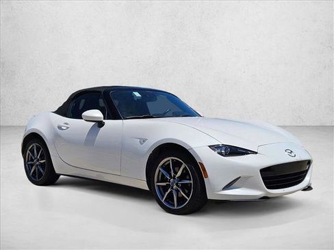 Used 2022 MAZDA MX-5 Miata Grand Touring w/ Weather Package RWD image 3