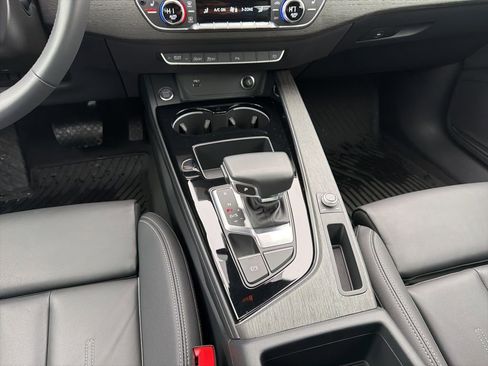 Used 2025 Audi A4 2.0T Premium w/ Convenience Package image 17