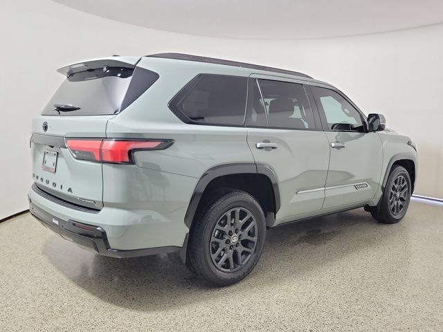 Used 2025 Toyota Sequoia Platinum AWD/4WD image 5