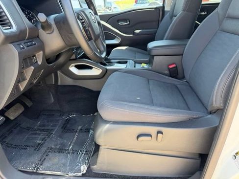 Used 2023 Nissan Frontier SV w/ SV Convenience Package RWD image 17