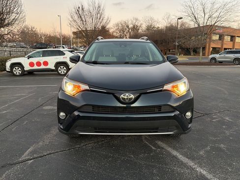 Used 2018 Toyota RAV4 XLE image 2