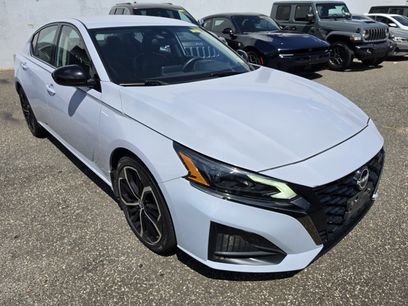 Used 2024 Nissan Altima 2.5 SR