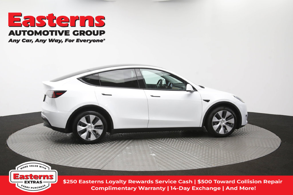 Used 2022 Tesla Model Y Long Range AWD/4WD image 40