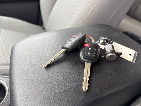 Used 2023 Toyota Tacoma SR image 32