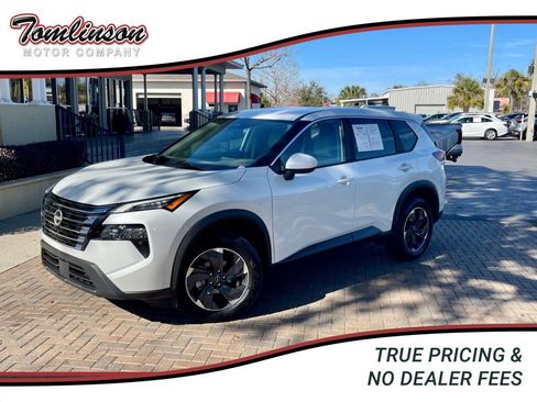 Used 2025 Nissan Rogue SV image 1