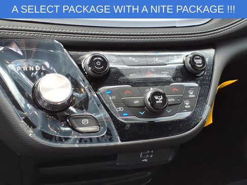 New 2026 Chrysler Pacifica Select image 19