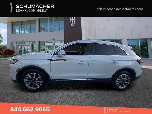 Used 2023 Lincoln Nautilus FWD w/ Premium Package image 4