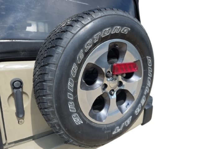 Used 2017 Jeep Wrangler Unlimited Sahara w/ Dual Top Group AWD/4WD image 33