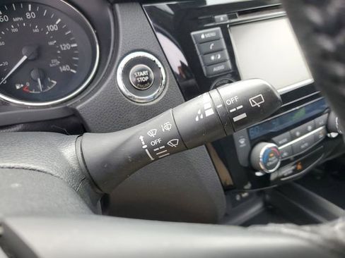 Used 2019 Nissan Rogue SV image 24