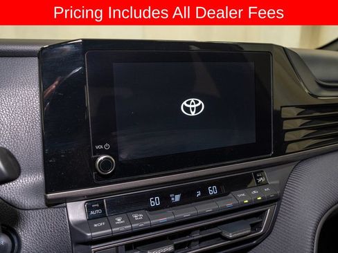 Used 2025 Toyota Camry SE w/ Convenience Package FWD image 12