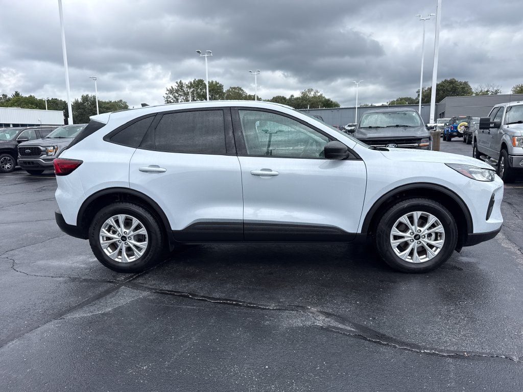 Used 2025 Ford Escape Active AWD/4WD image 6