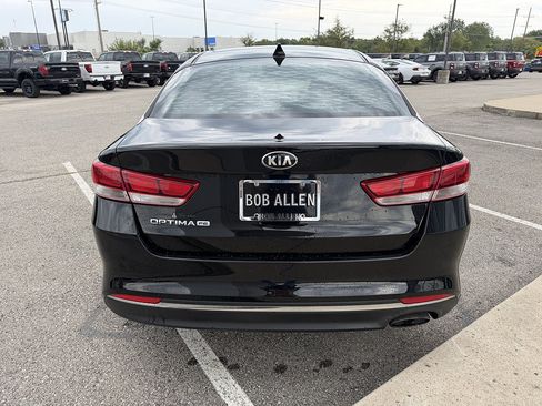 Used 2017 Kia Optima LX FWD image 4