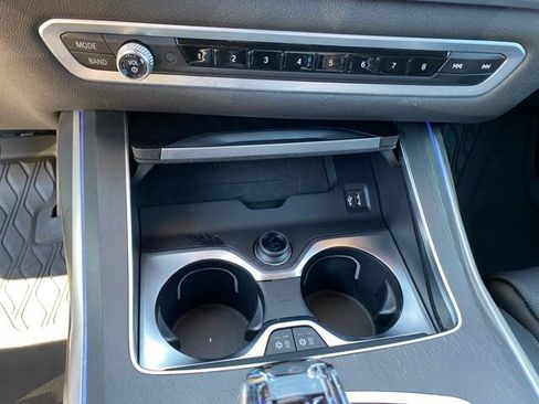 Used 2020 BMW X7 M50i image 27