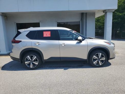 Certified 2025 Nissan Rogue SL w/ SL Premium Package FWD image 7