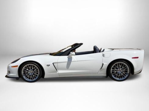 Used 2013 Chevrolet Corvette 427 w/ 1SC Preferred Equipment Group RWD image 8