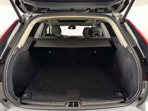 Used 2025 Volvo XC60 B5 Plus AWD/4WD image 17
