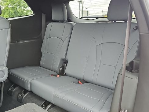 Used 2023 Buick Enclave Premium w/ Experience Buick Package AWD/4WD image 30