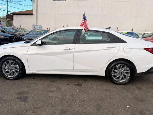 Used 2024 Hyundai Elantra SEL FWD image 10