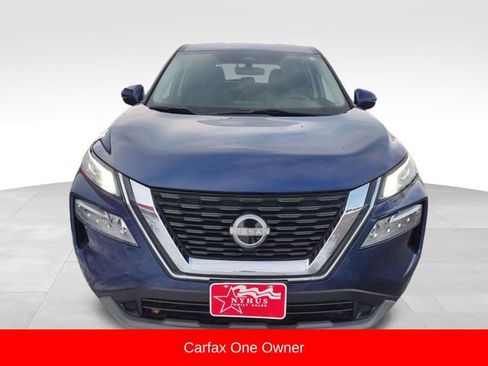 Used 2023 Nissan Rogue SV image 2