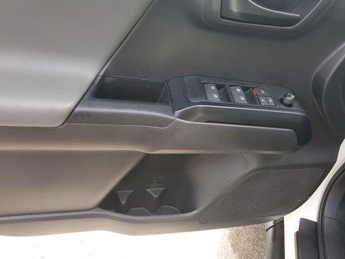 Certified 2023 Toyota Tacoma SR AWD/4WD image 20