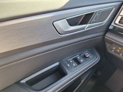 New 2026 Volkswagen Atlas Cross Sport SE image 16