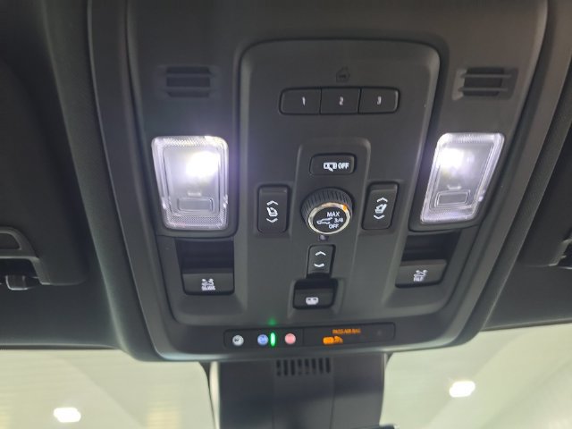 Used 2024 Chevrolet Tahoe High Country w/ Advanced Technology Package AWD/4WD image 36