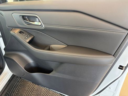 New 2026 Nissan Rogue Platinum image 22