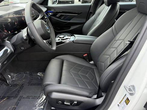 Used 2025 BMW 530i image 19