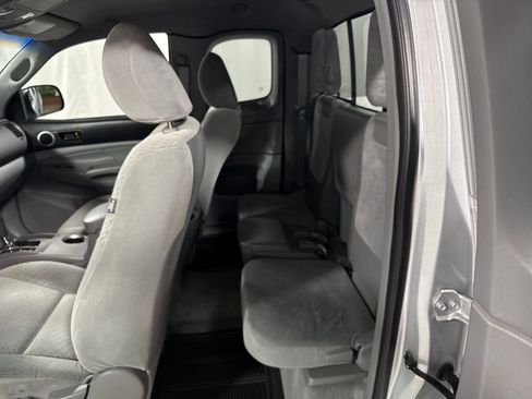 Used 2010 Toyota Tacoma PreRunner RWD image 5