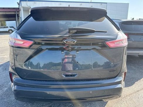 Used 2022 Ford Edge SE w/ Black Appearance Package AWD/4WD image 3