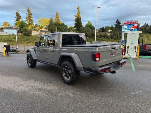 Used 2022 Jeep Gladiator Rubicon w/ Trailer Tow Package AWD/4WD image 2