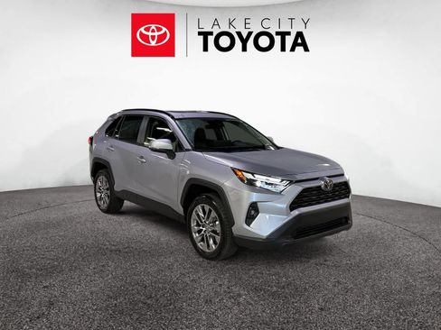 Used 2025 Toyota RAV4 XLE Premium image 10