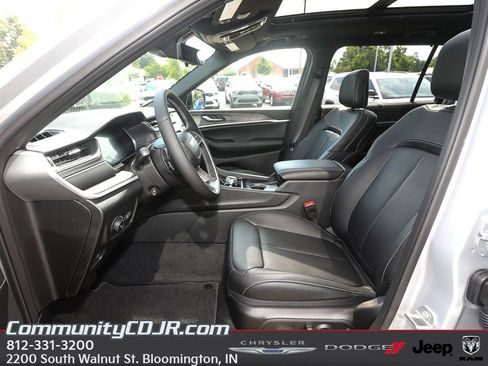 New 2025 Jeep Grand Cherokee L Limited w/ Luxury Tech Group II image 10