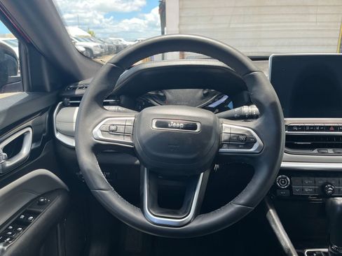 Used 2025 Jeep Compass Limited AWD/4WD image 35