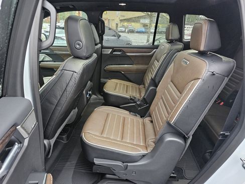 New 2026 GMC Acadia Denali Ultimate w/ LPO, Floor Liner Package image 16
