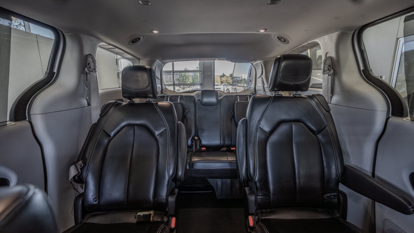 Used 2023 Chrysler Pacifica Touring-L FWD image 32