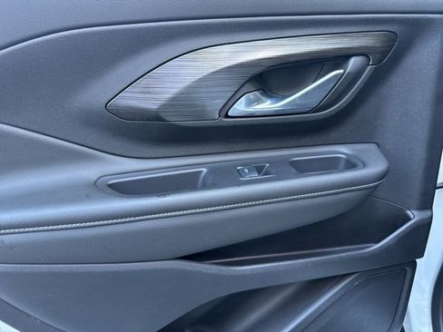 Used 2024 GMC Terrain SLE image 21